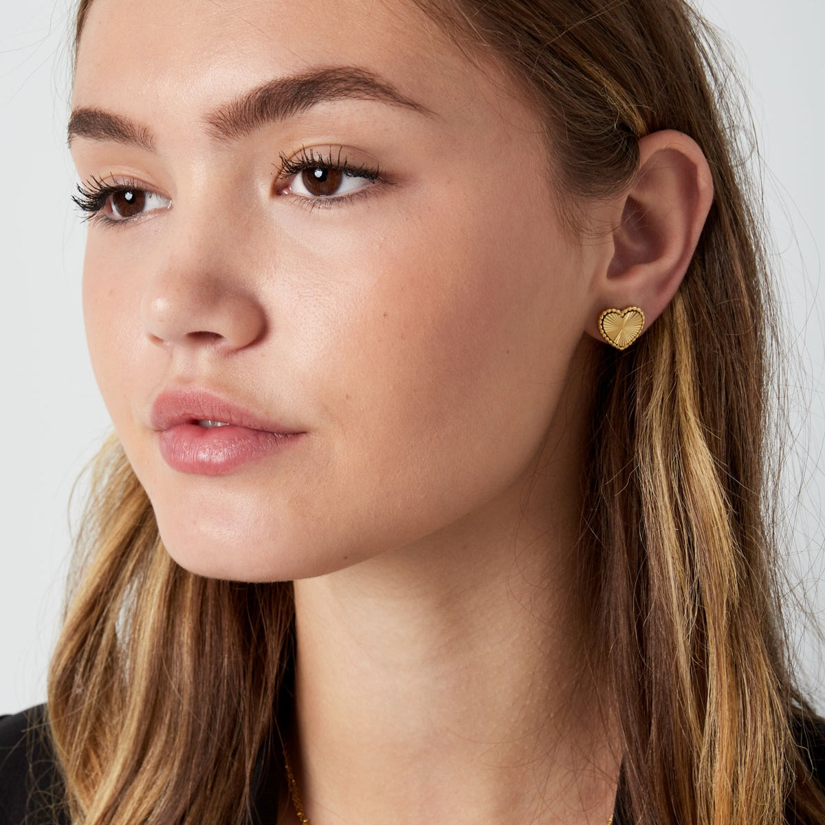 Pendientes Corazón Rayas Dorado - Acero Inoxidable