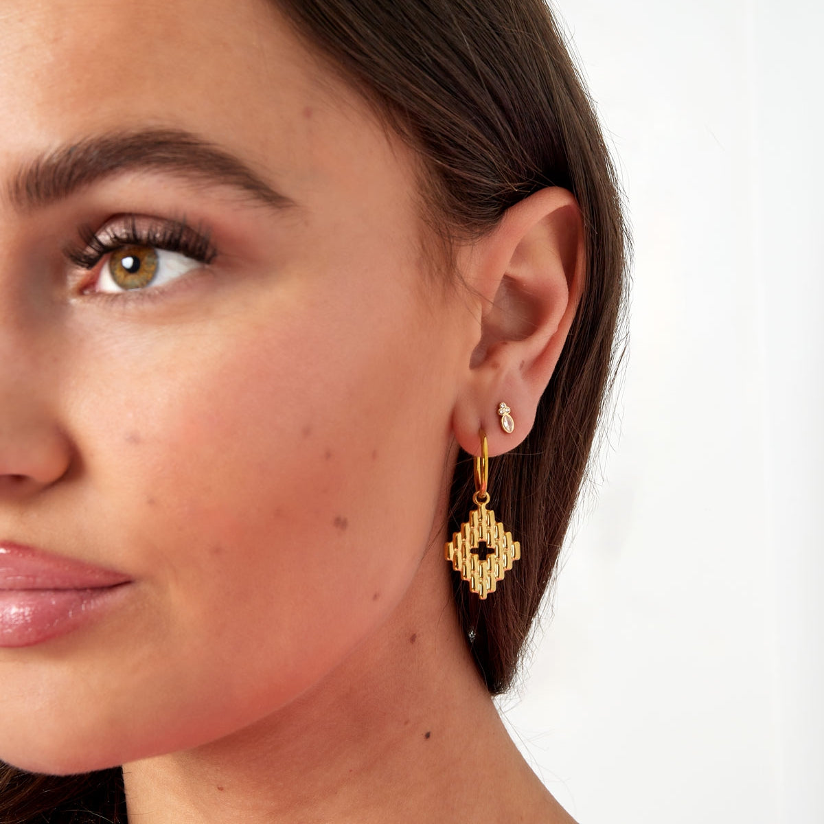 Pendientes de estilo vintage color dorado