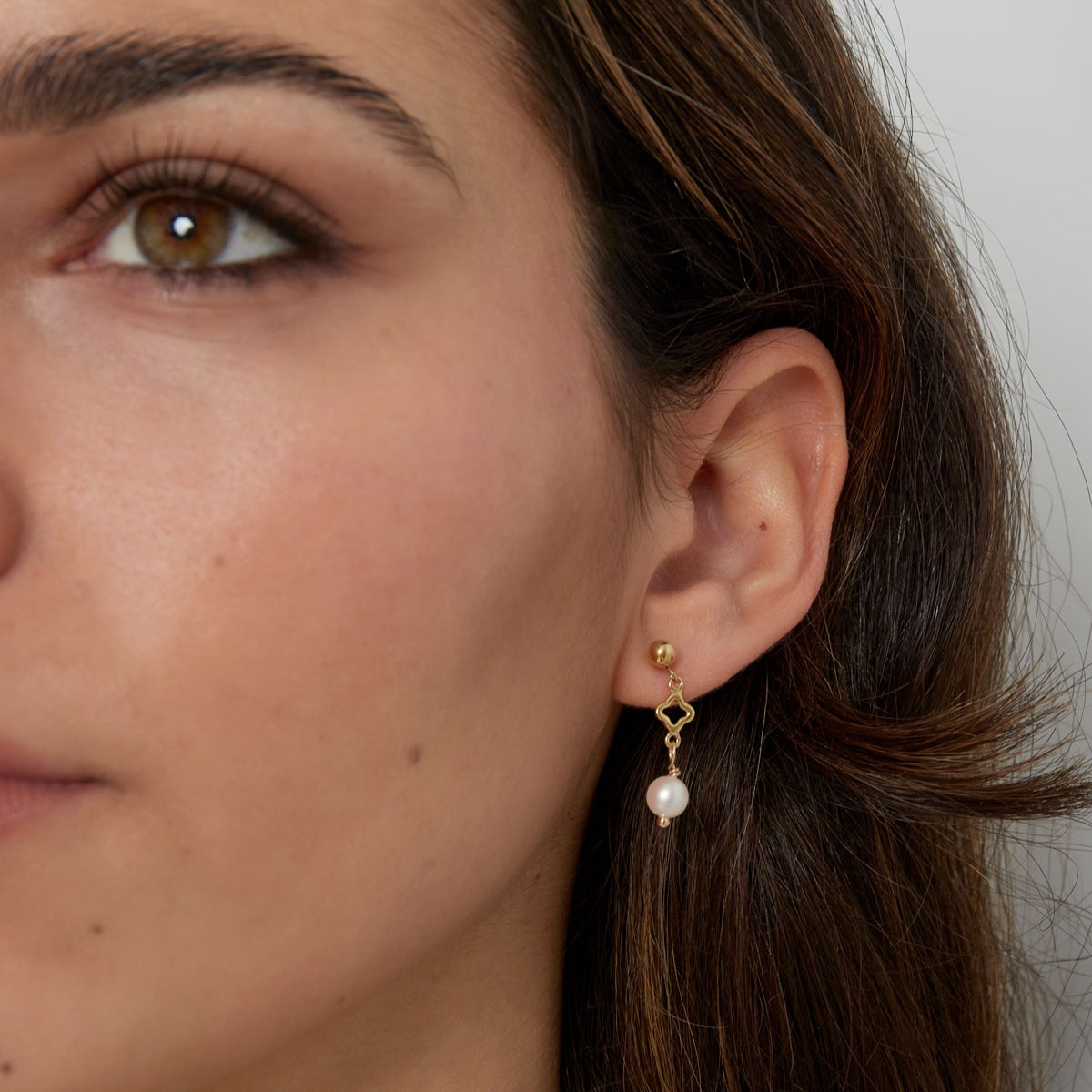 Pendientes de trébol y perla dorados - Acero inoxidable