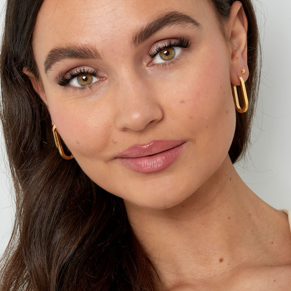 Pendientes Básicos Ovalados Grandes Color Dorado