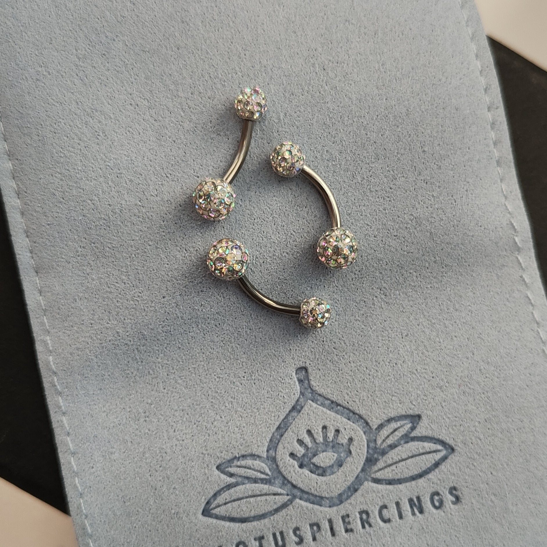 Piercing para ombligo con múltiples cristales - 11 colores a elegir - Acero quirúrgico