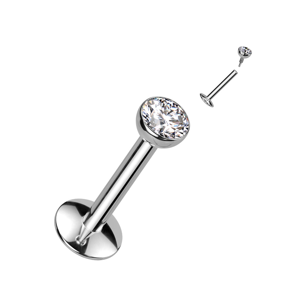 Labret van chirurgisch staal met zilverkleurige zirconia top en extra lang schroefdraad voor stevigere bevestiging.