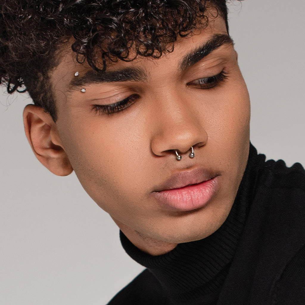 Barra curva de zirconia y titanio