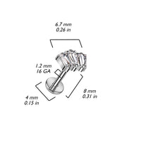 Maatvoering van Goudkleurige labret met baguette-steen, gemaakt van titanium – geschikt voor oor- of lippiercing.