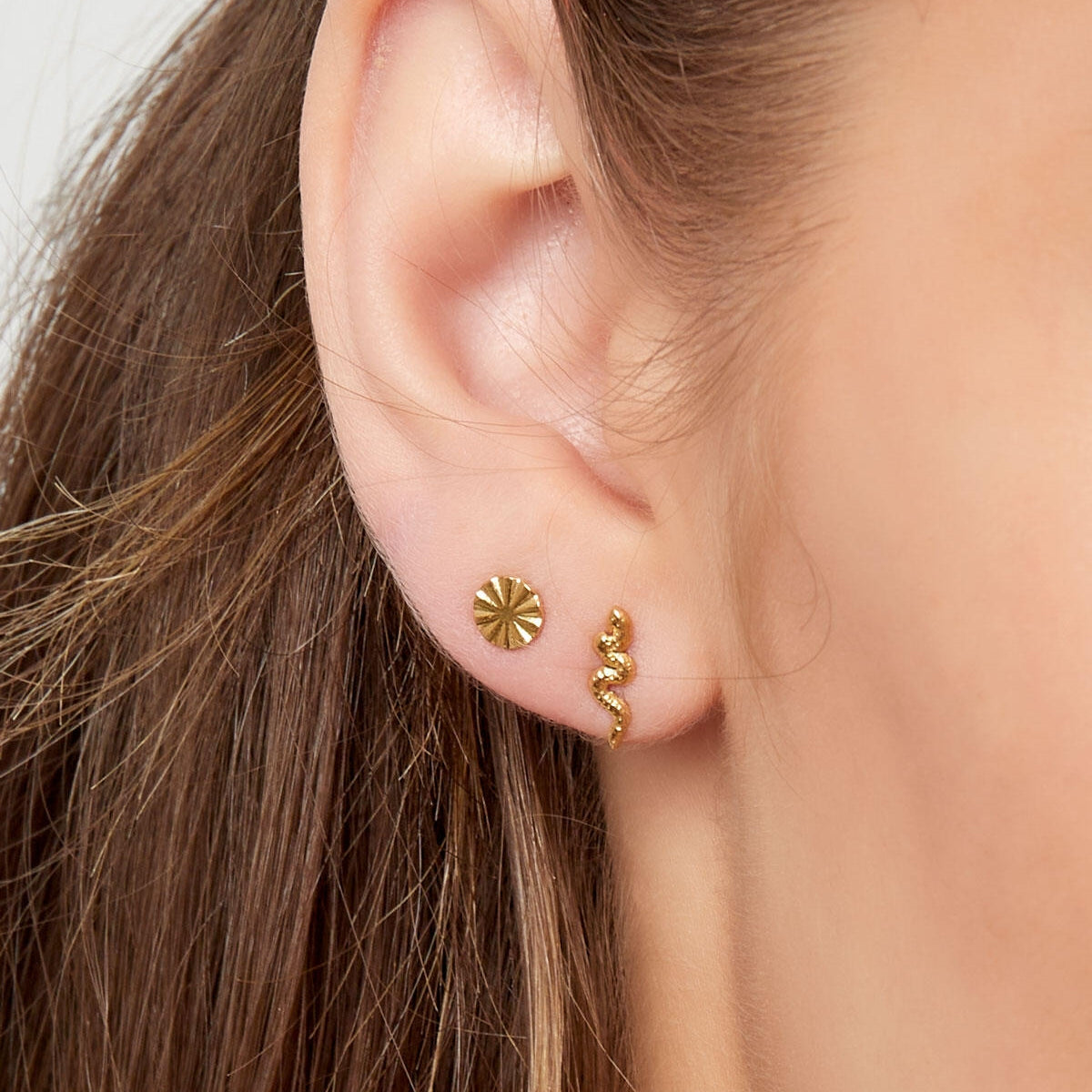 Pendientes Midi Dot Dorados - Acero Inoxidable