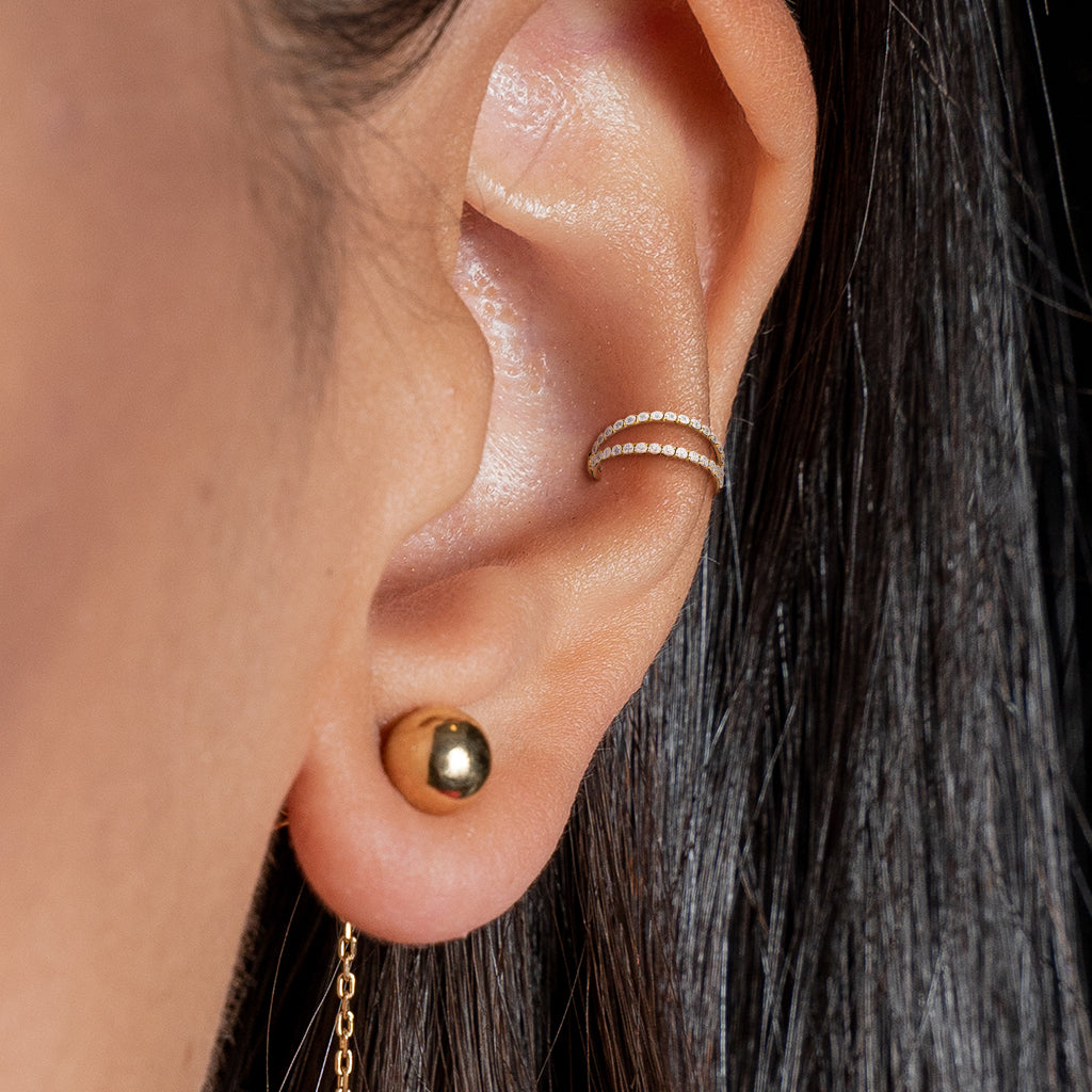 ¡Pídelo ya! Anillo Click con doble circonita plateada en el lateral - Titanio