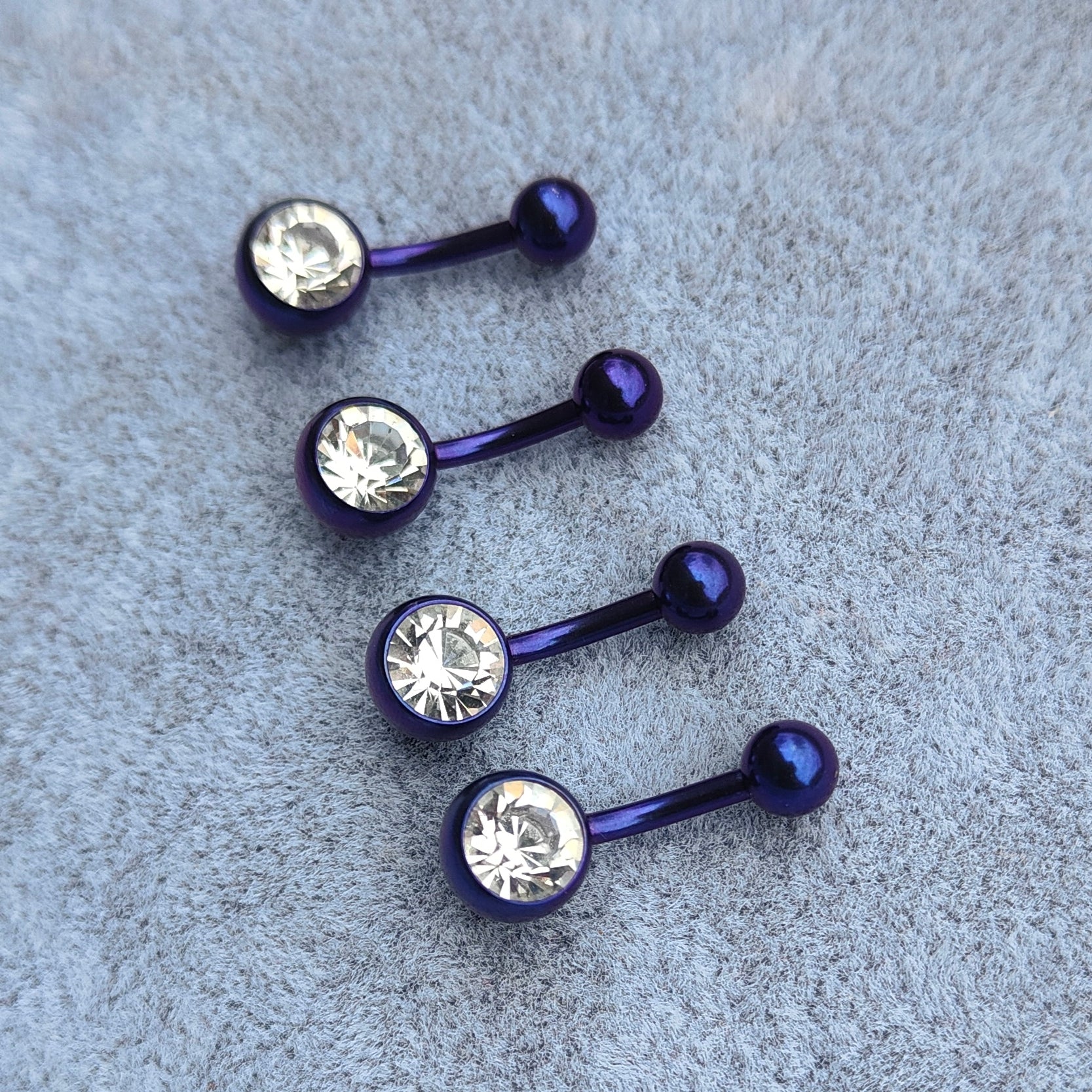 Piercing de ombligo en forma de Z, color morado brillante - Acero quirúrgico