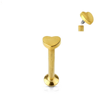 Goudkleurige labret met hartje van chirurgisch staal – romantisch en elegant