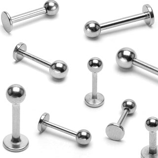 Zilverkleurige titanium labret piercing van 1.2 mm met platte achterkant – geschikt voor lip of oor.